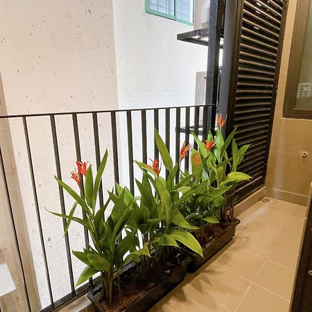 Home Suites -Natural Light -Projector -Spacious - 2Br Incenter Hanoi Exteriör bild