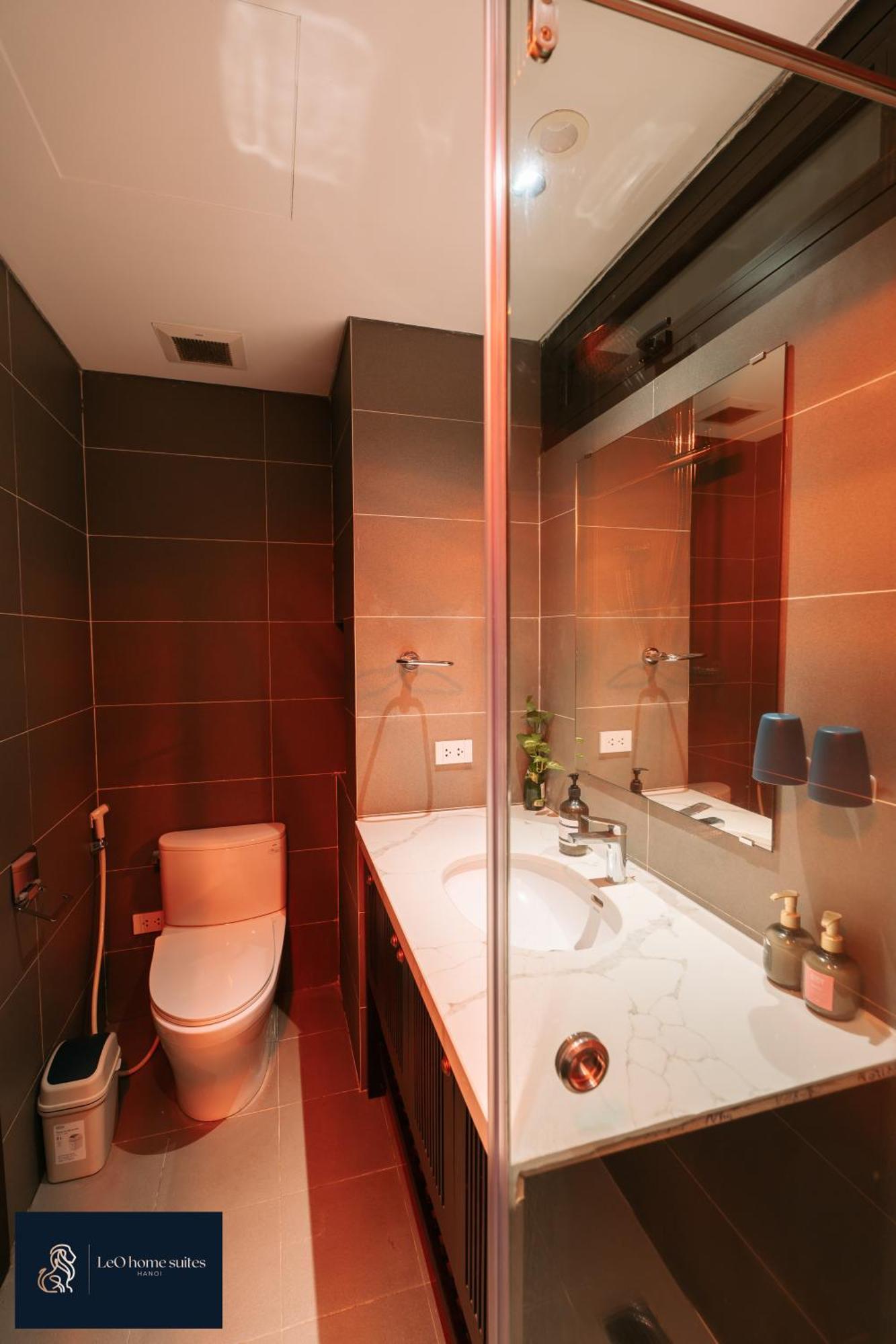 Home Suites -Natural Light -Projector -Spacious - 2Br Incenter Hanoi Exteriör bild